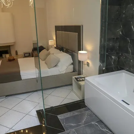 Golden Apartment