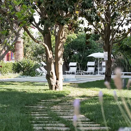 Golden Apartment